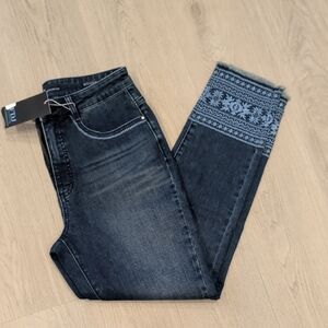 Embroidered Dark Blue Cropped Jeans